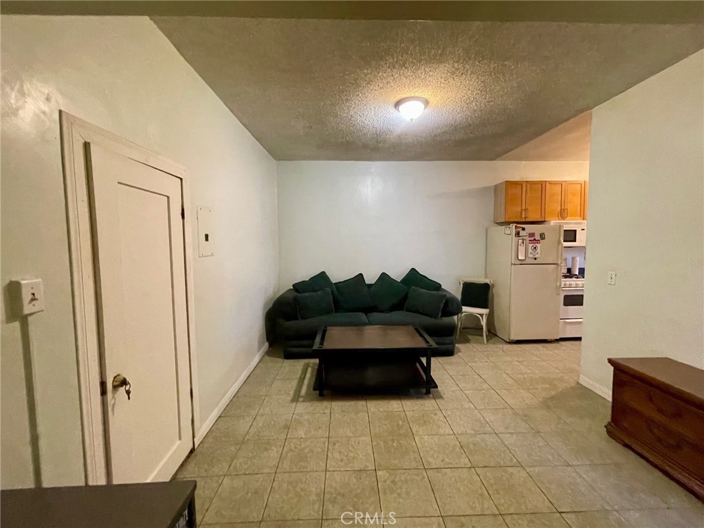 4125 S Figueroa Street 101