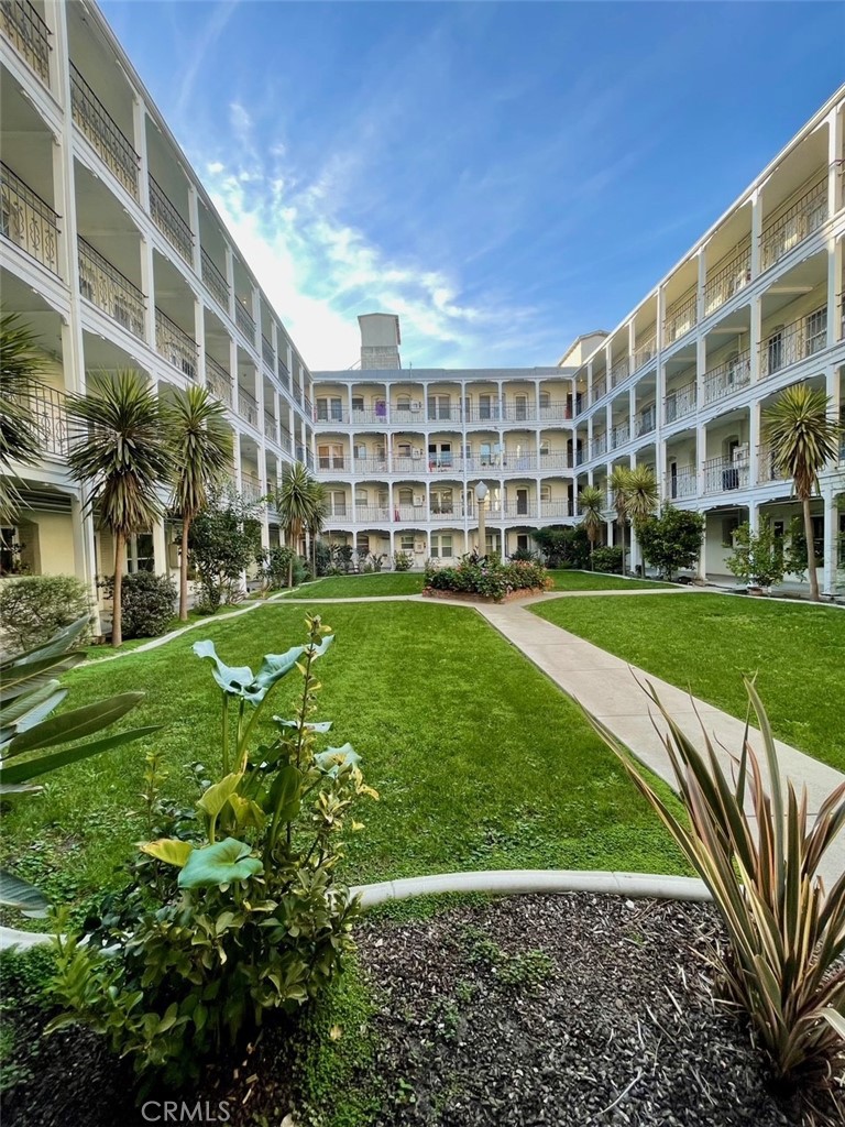 4125 S Figueroa Street 101