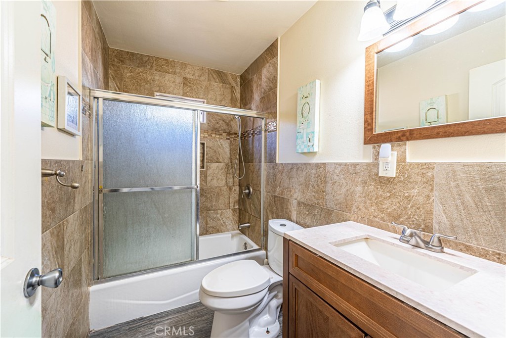 1915 E 55th Street