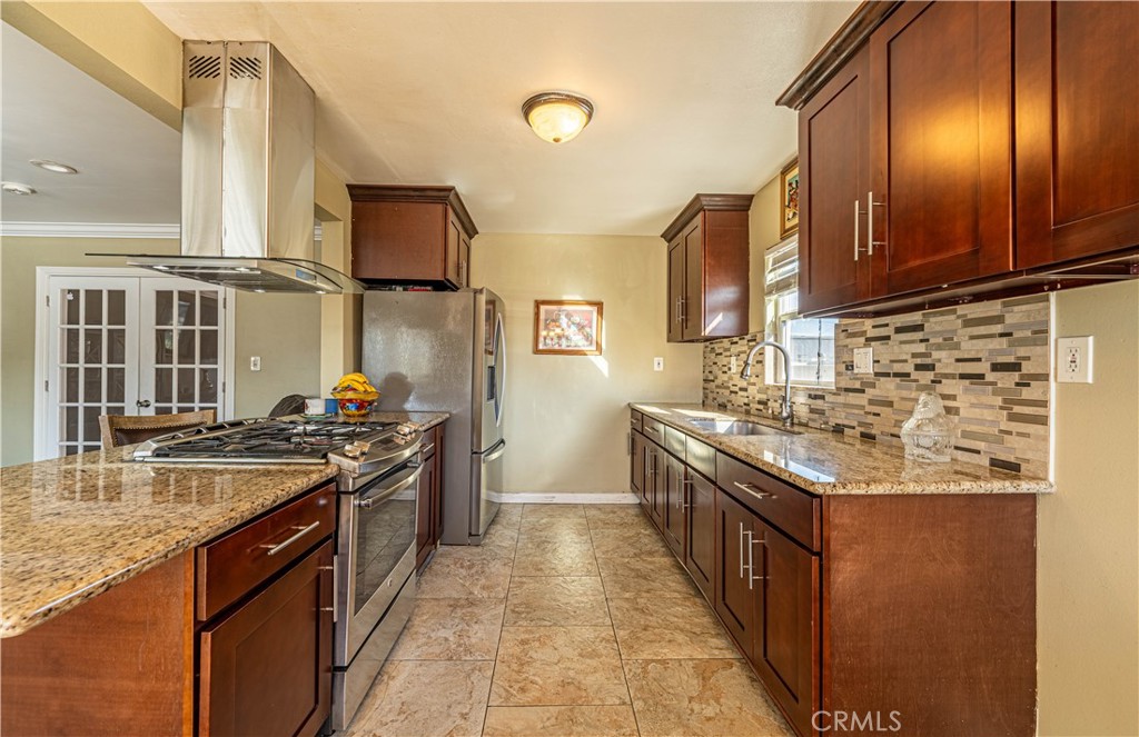 1915 E 55th Street