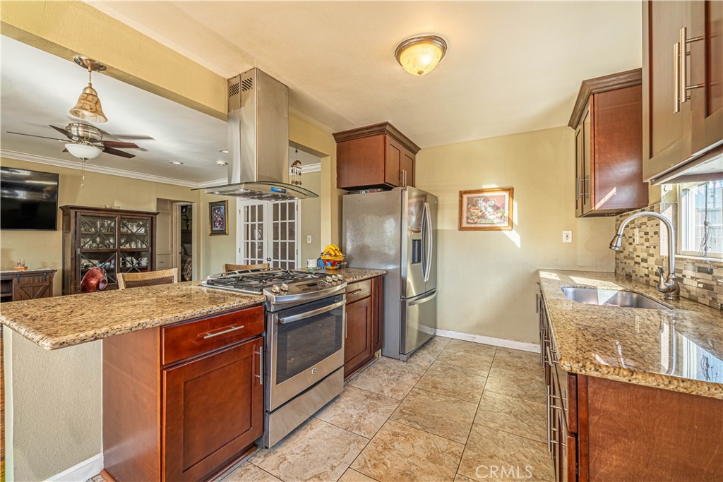 1915 E 55th Street