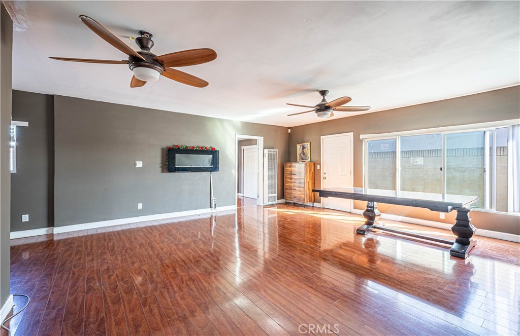 1915 E 55th Street