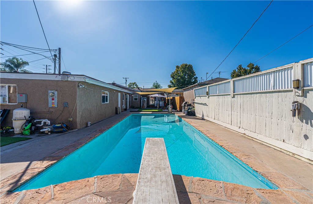 1915 E 55th Street