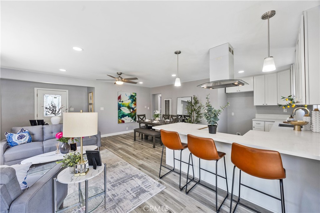 2409 W Corydon Street