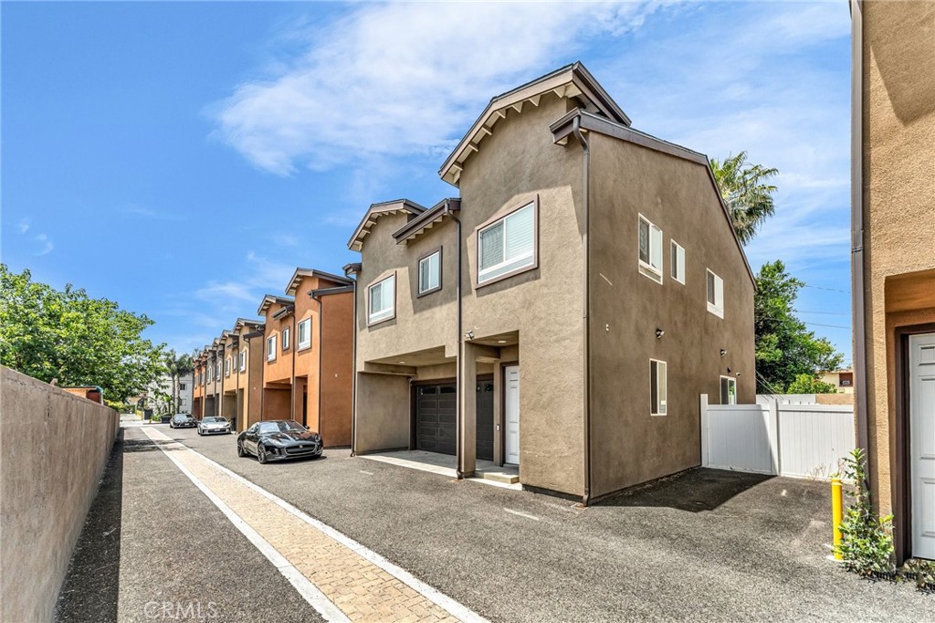 7419 N Mia Lane