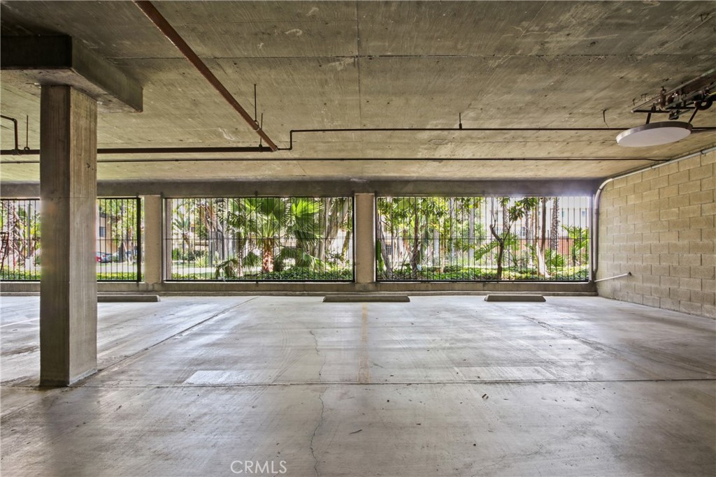 941 W Carson Street 210