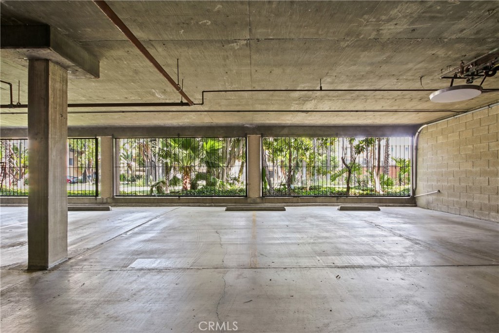 941 W Carson Street 210