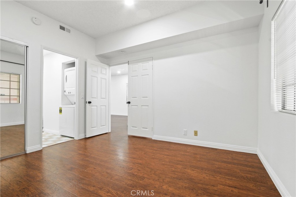 941 W Carson Street 210