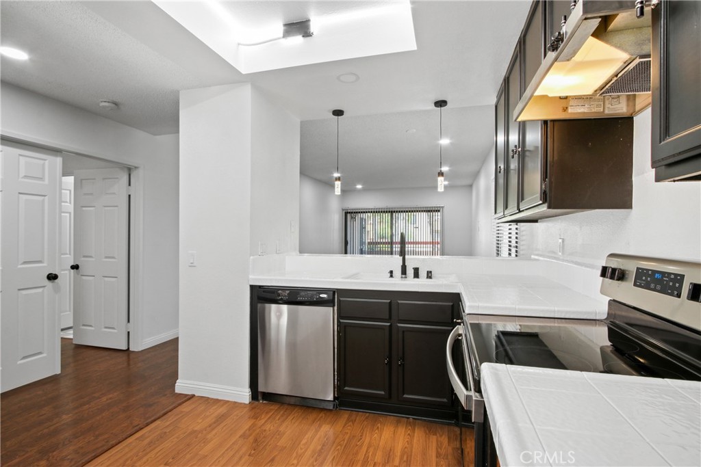 941 W Carson Street 210