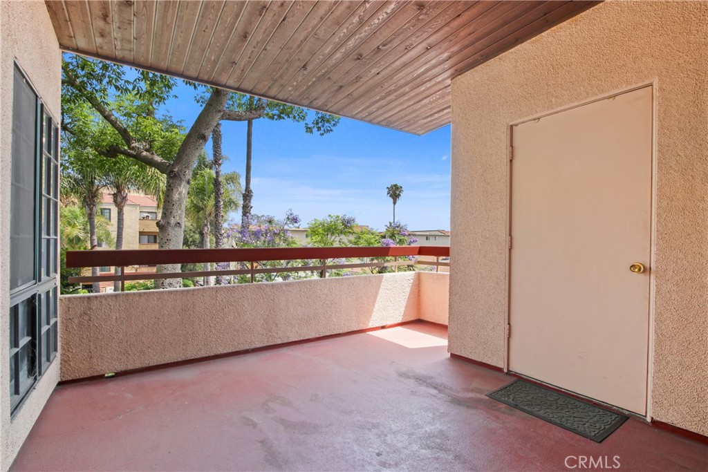 941 W Carson Street 210