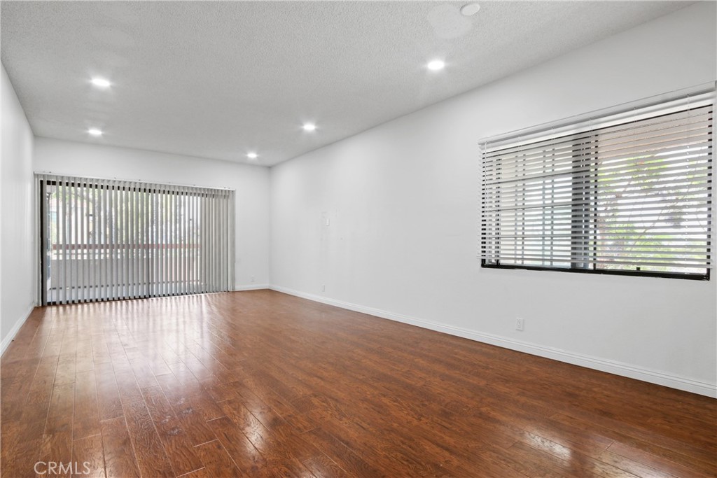 941 W Carson Street 210