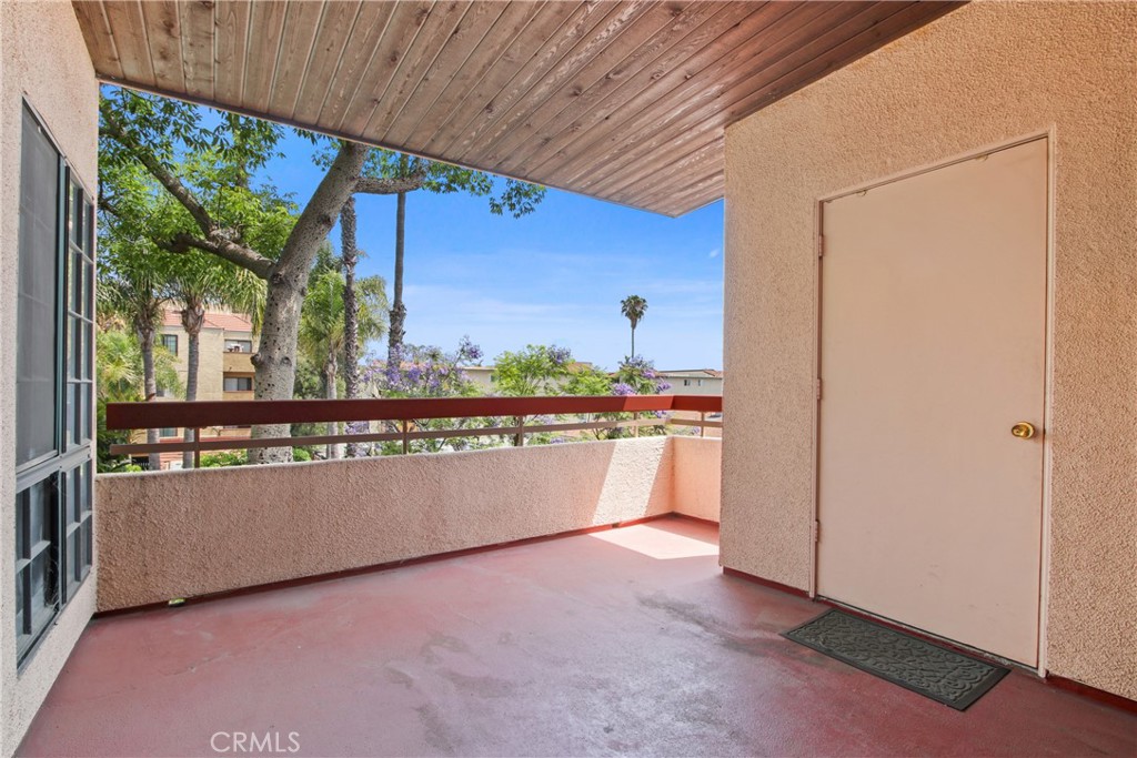941 W Carson Street 210