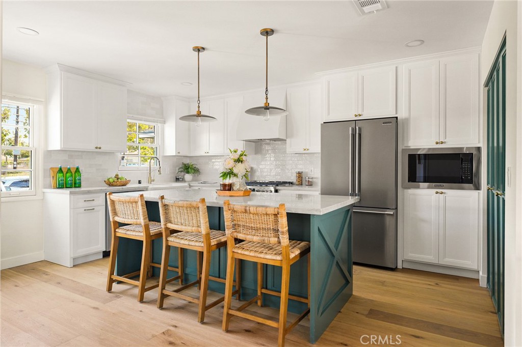 2139 W 169th Place