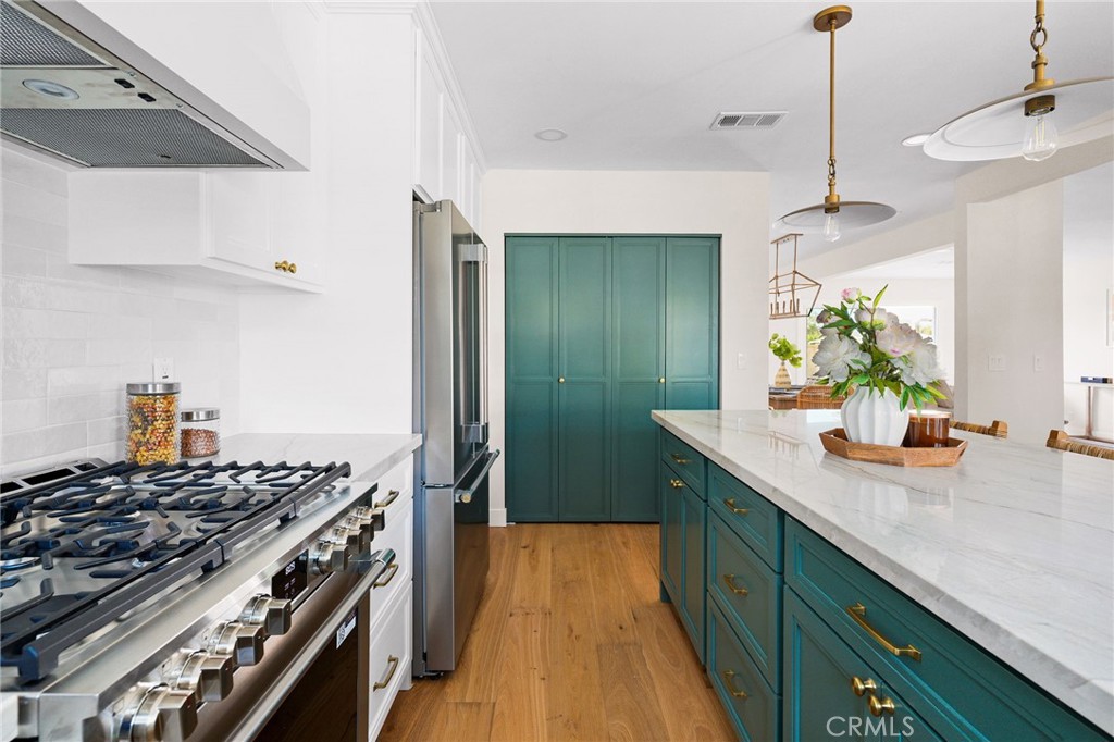 2139 W 169th Place