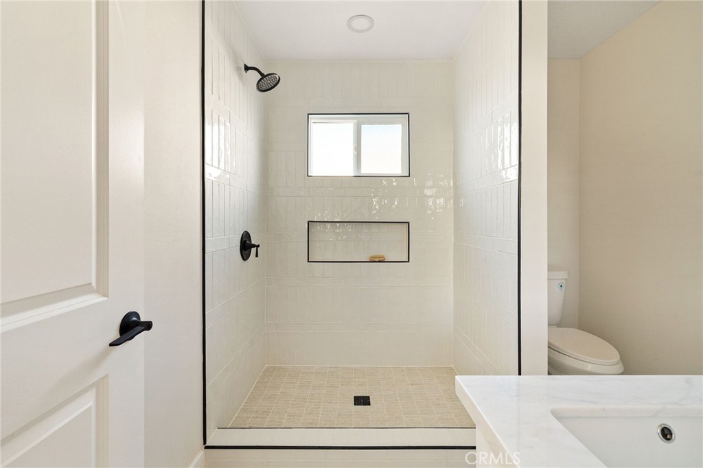 2139 W 169th Place