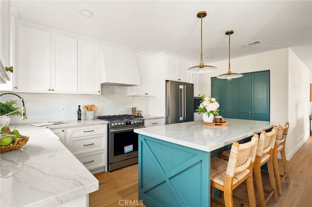 2139 W 169th Place