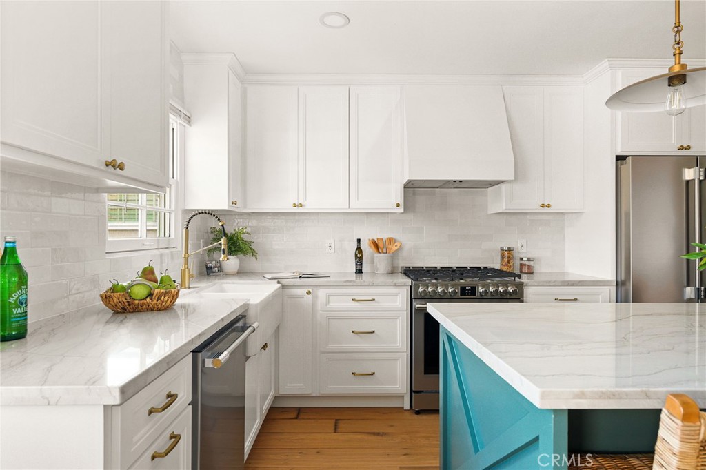 2139 W 169th Place