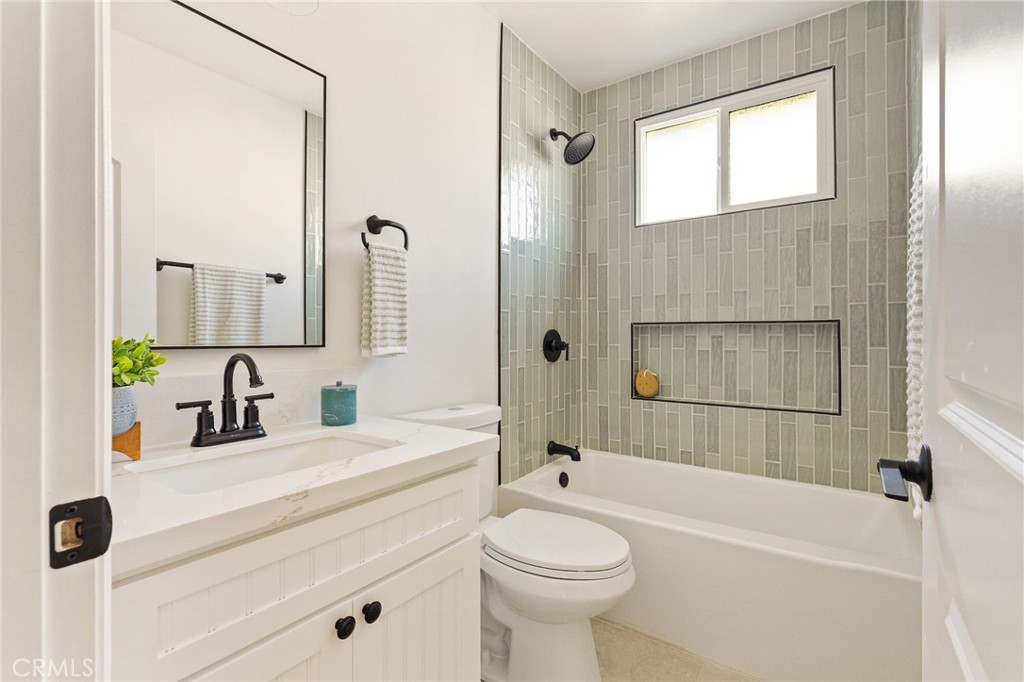 2139 W 169th Place