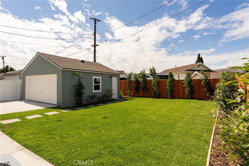 17805 Florwood Avenue