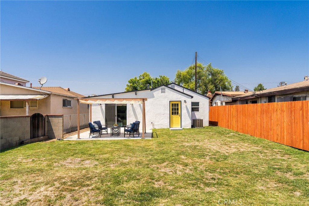112 W Norwood Place