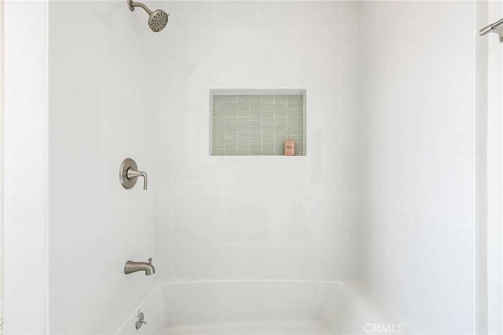 112 W Norwood Place