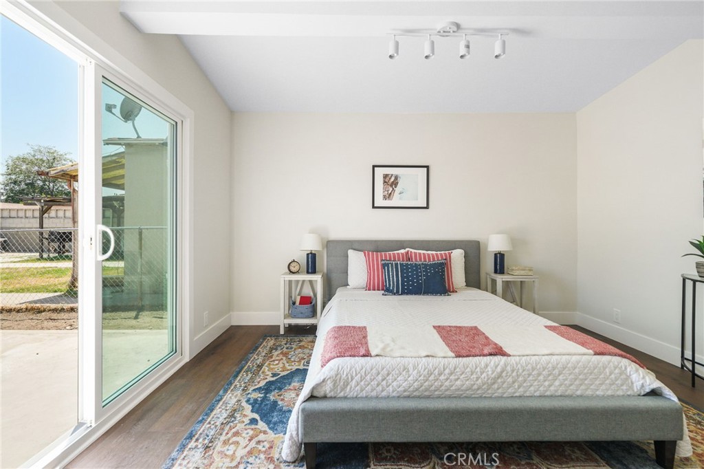 112 W Norwood Place
