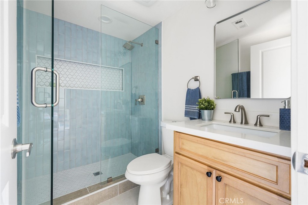112 W Norwood Place