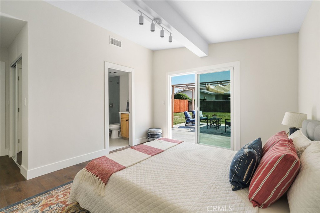 112 W Norwood Place