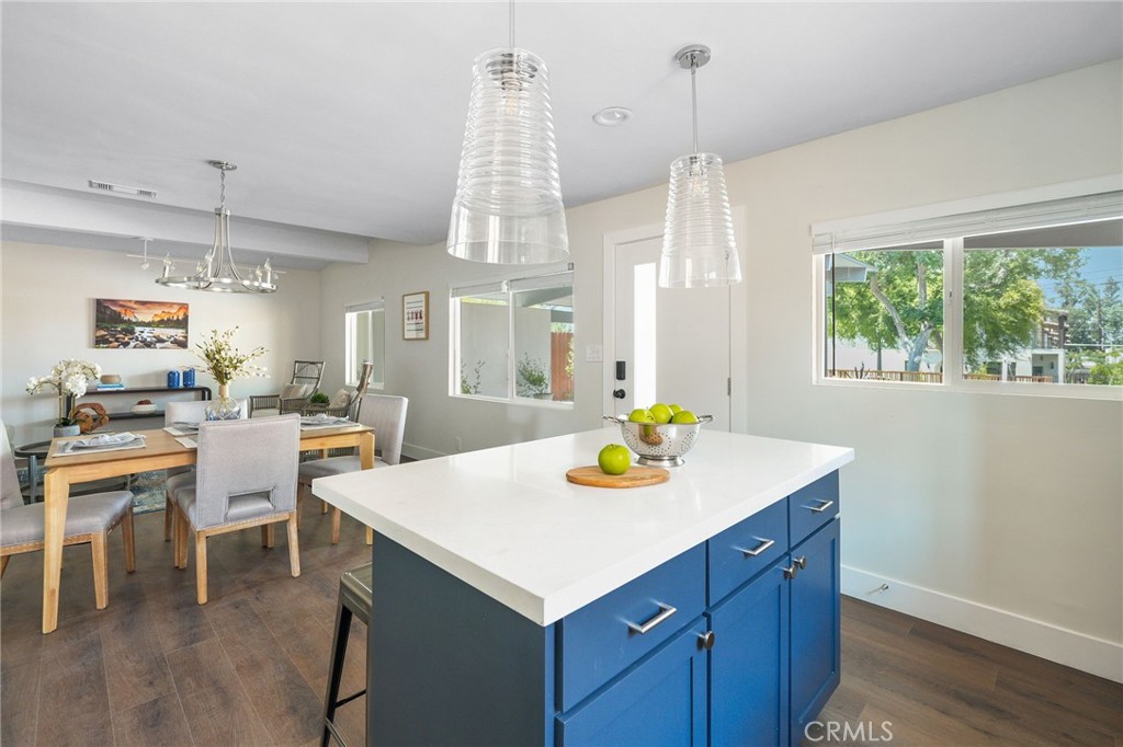 112 W Norwood Place