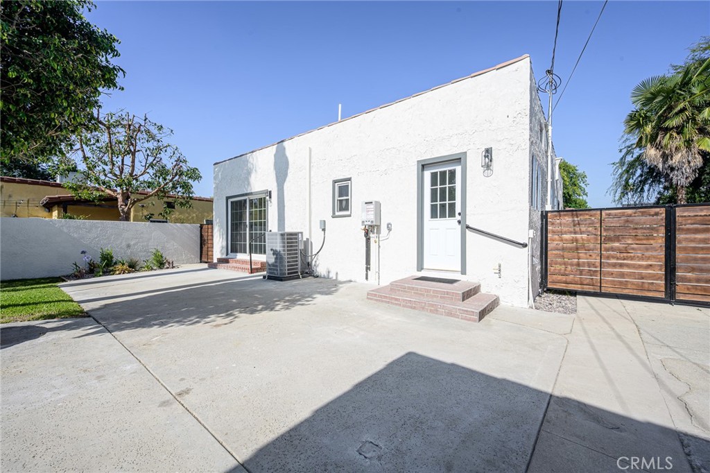 240 Rosemont Boulevard