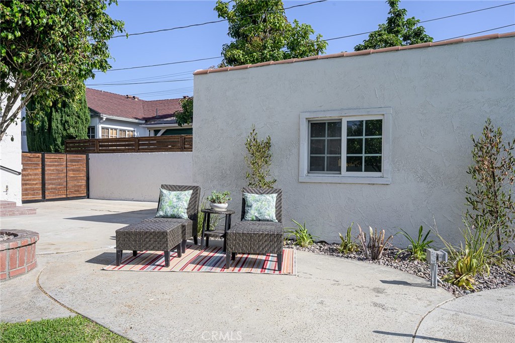 240 Rosemont Boulevard