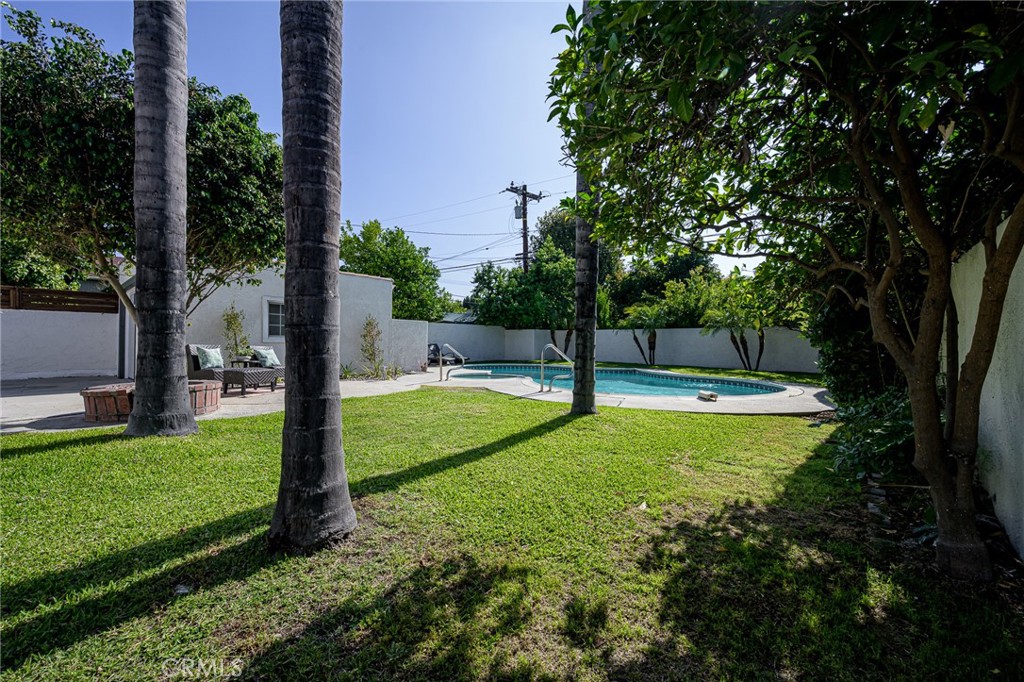 240 Rosemont Boulevard