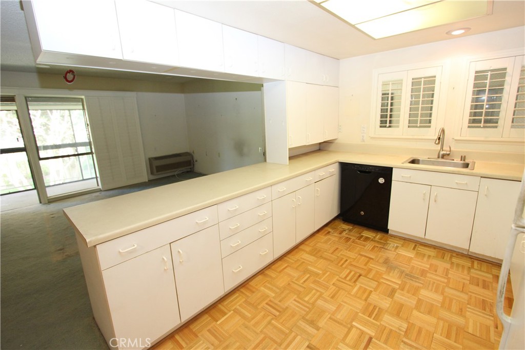 2016 Via Mariposa West Unit N