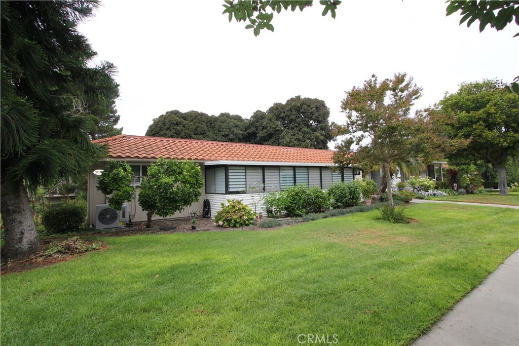 2016 Via Mariposa West Unit N