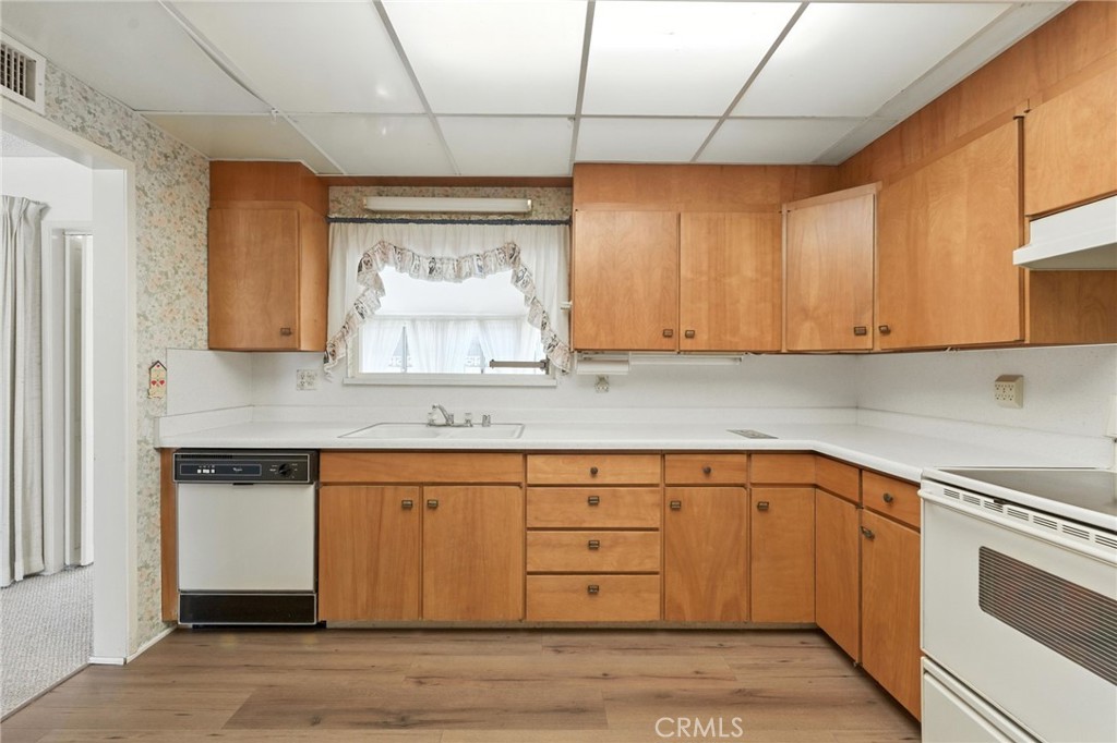 1181 Sandlewood Drive