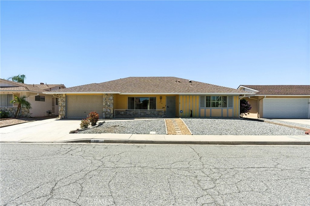 1181 Sandlewood Drive