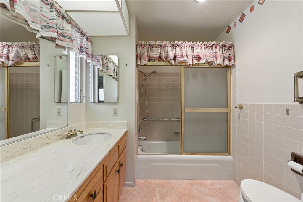 1181 Sandlewood Drive