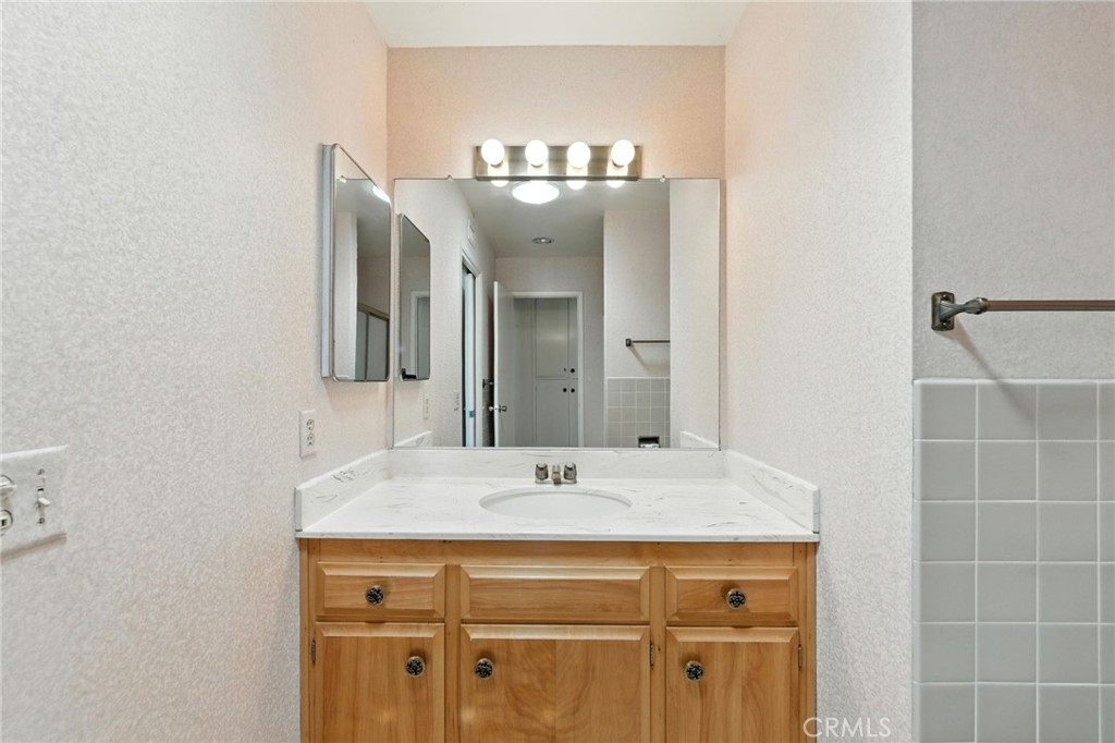 1181 Sandlewood Drive