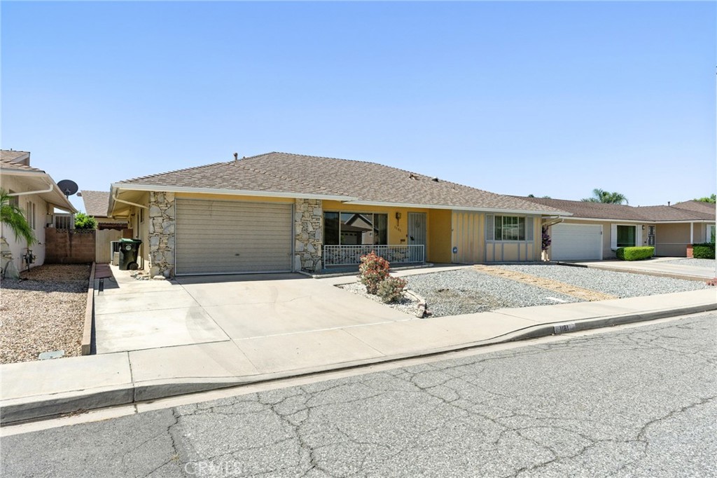 1181 Sandlewood Drive