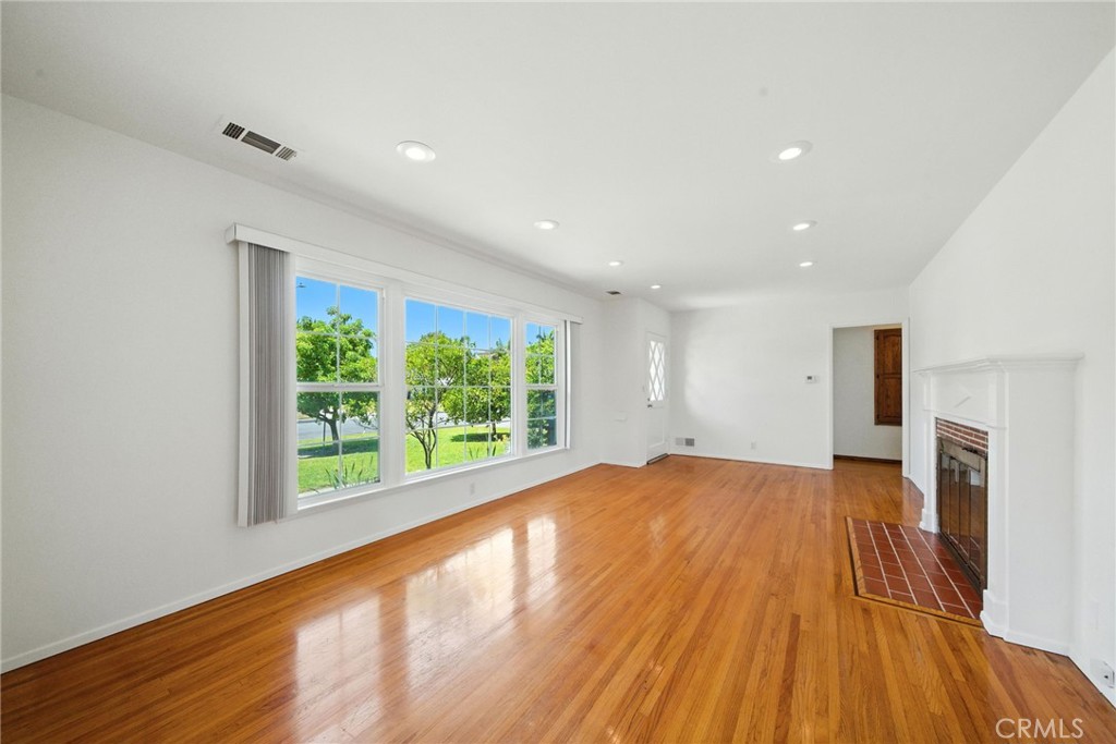 10420 Samoline Avenue