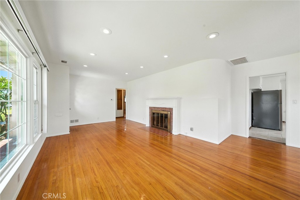 10420 Samoline Avenue