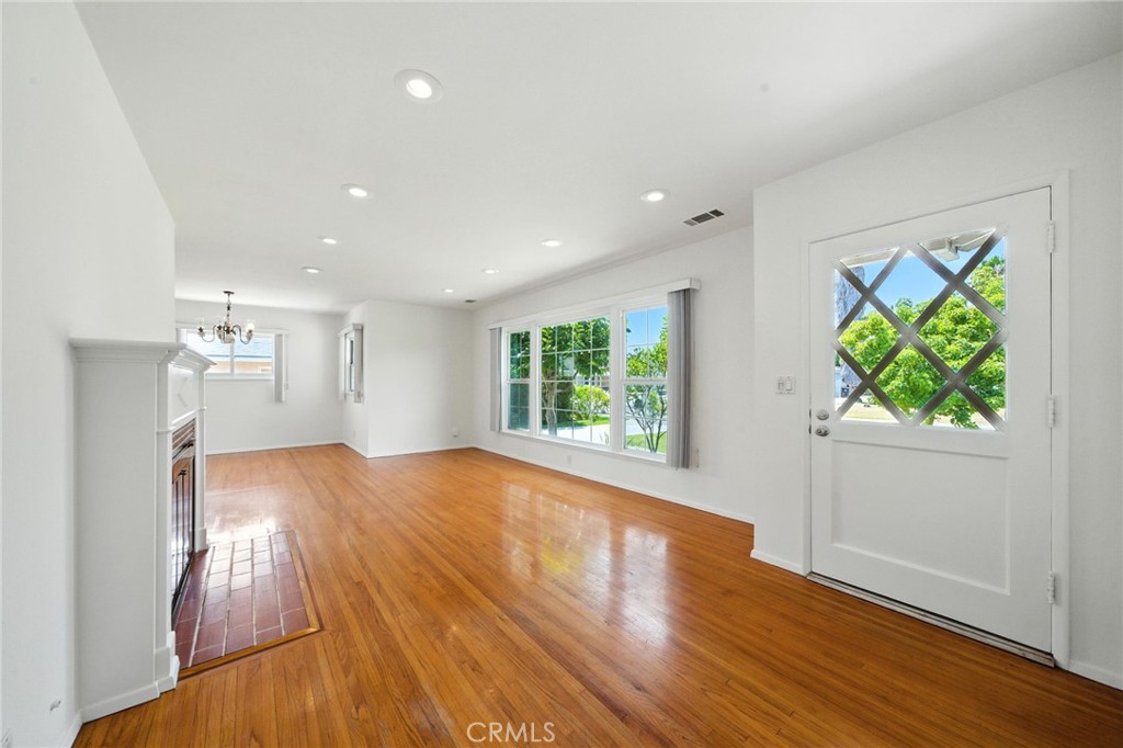 10420 Samoline Avenue