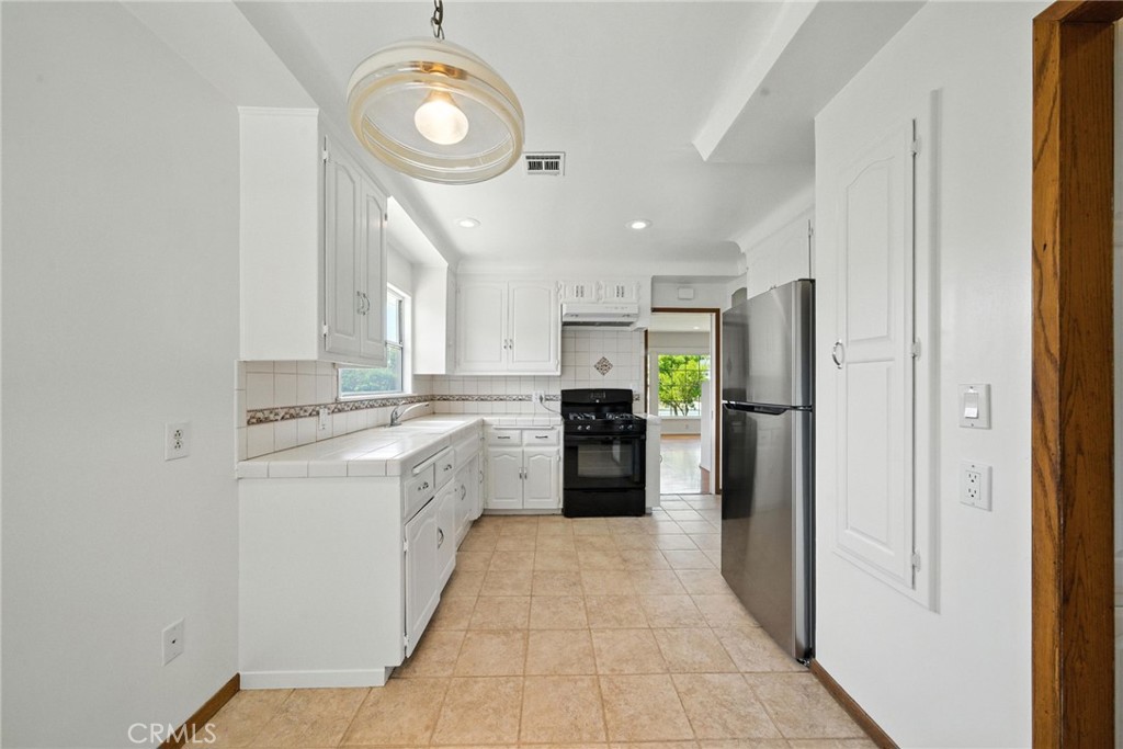 10420 Samoline Avenue