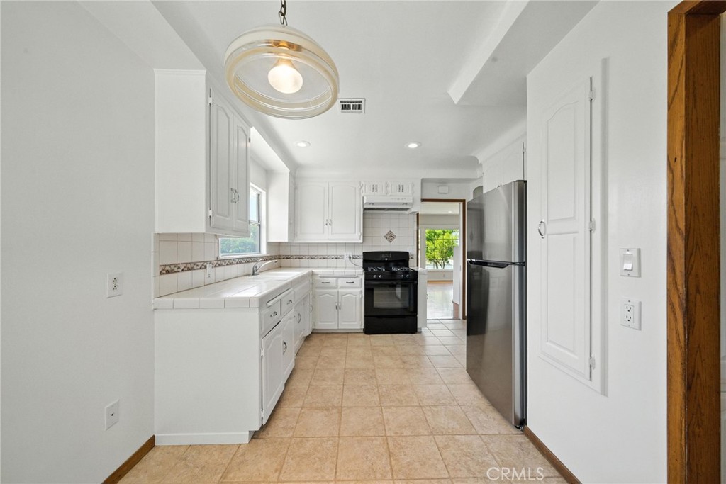 10420 Samoline Avenue