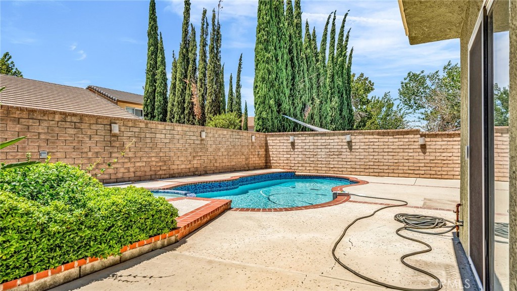 40123 Vicker Way