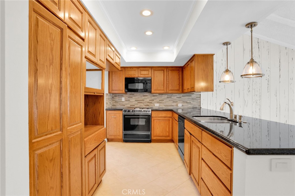 4223 Paseo de Plata