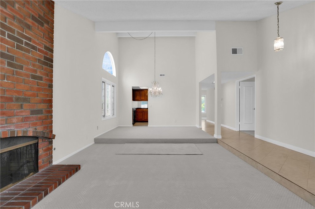 4223 Paseo de Plata