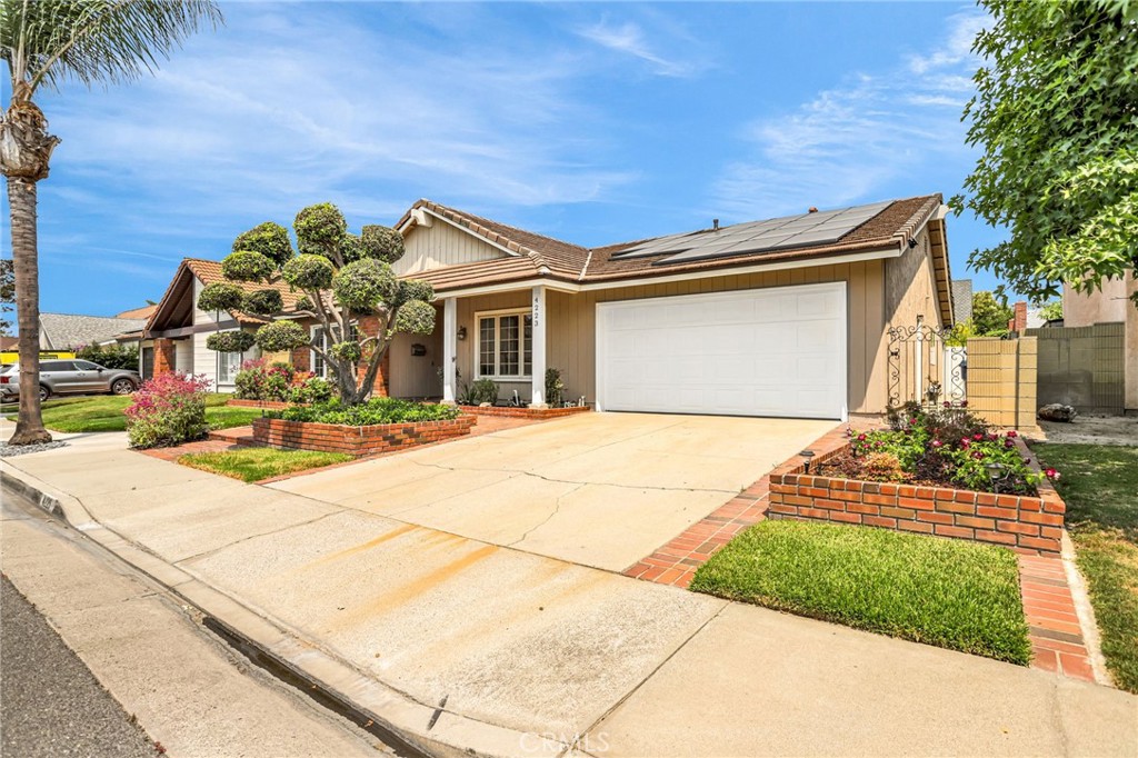 4223 Paseo de Plata