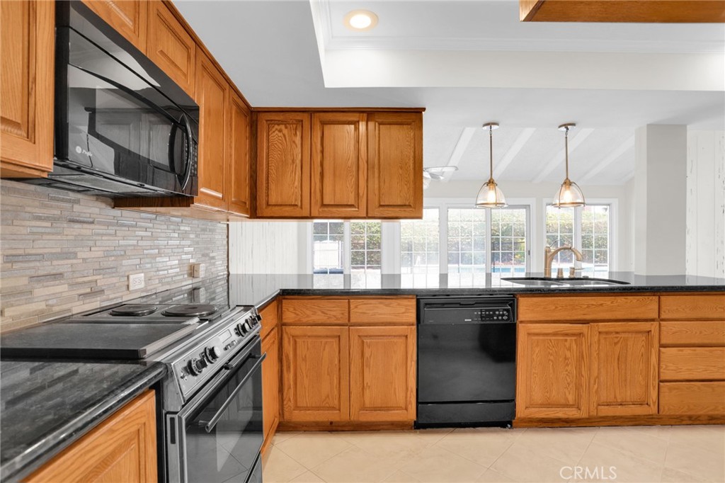 4223 Paseo de Plata