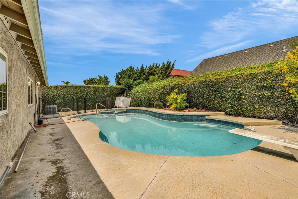 4223 Paseo de Plata